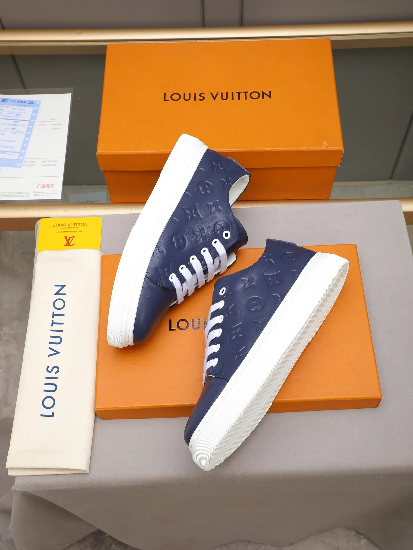The main model 👍👍👍P420 is the new LOUIS VUITTON [Luden Yiwei]——LV upper [Lv]🇮🇹Imported first-layer cowhide embossed🇩🇪Inside imported sheepskin lining ➕Non-slip and wear-resistant outsole. Every man's identity is reflected in his elegant and stable upper shoes🚶🏻🚶🏻📯 No matter the wind or rain, the shoe last remains unchanged and can stand the test of time🔍️. ——Code number: 38-44 (45 can be customized)